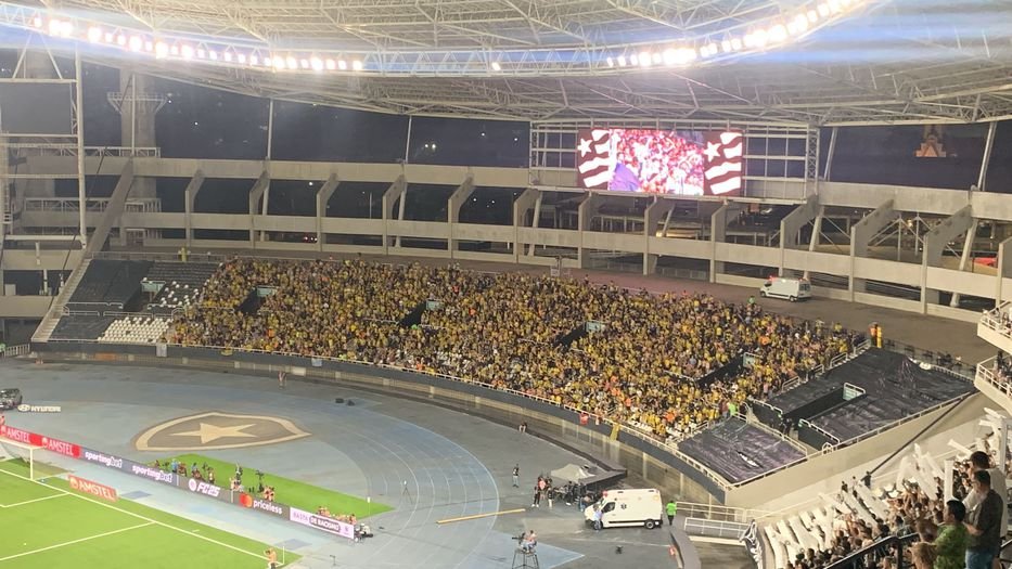 «Nos tuvieron cuatro horas encerrados después de que terminó el partido»: el estremecedor relato de una hincha de Peñarol tras los incidentes en Río